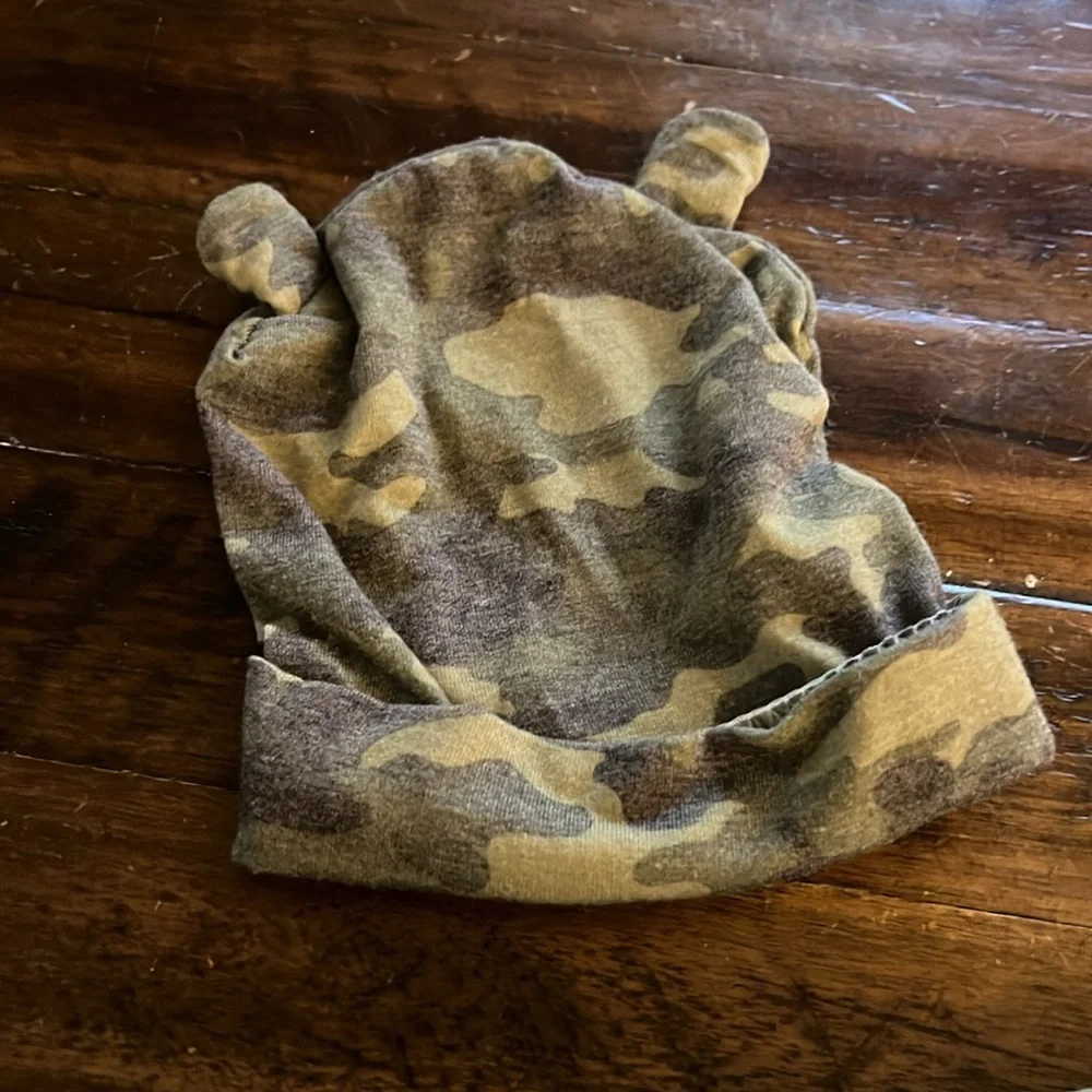 Camouflage Patterned Jersey Knit Swaddle & Matching Beanie Cap